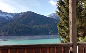 Elison-On The Lake B&B